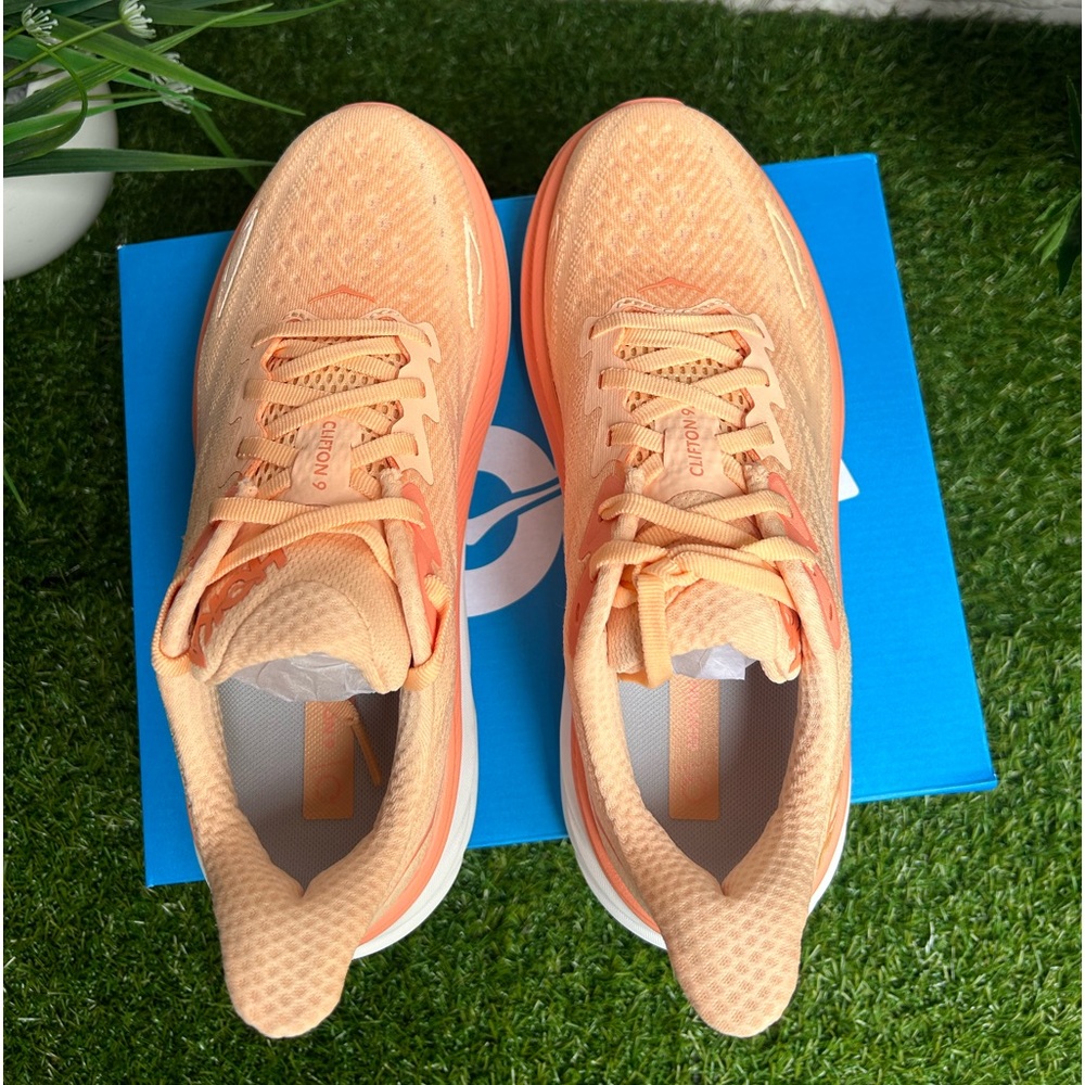 Hoka Clifton 9 Cantaloupe / White women size 10 new with box - Picture 9 of 17